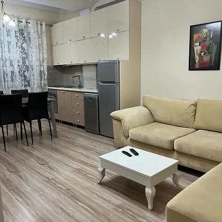 Ergi's Host 티라나