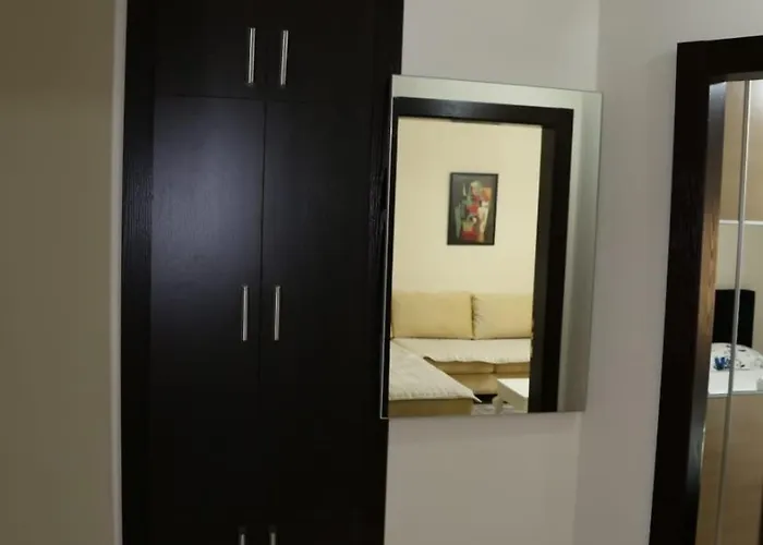 Ergi's Host تيرانا